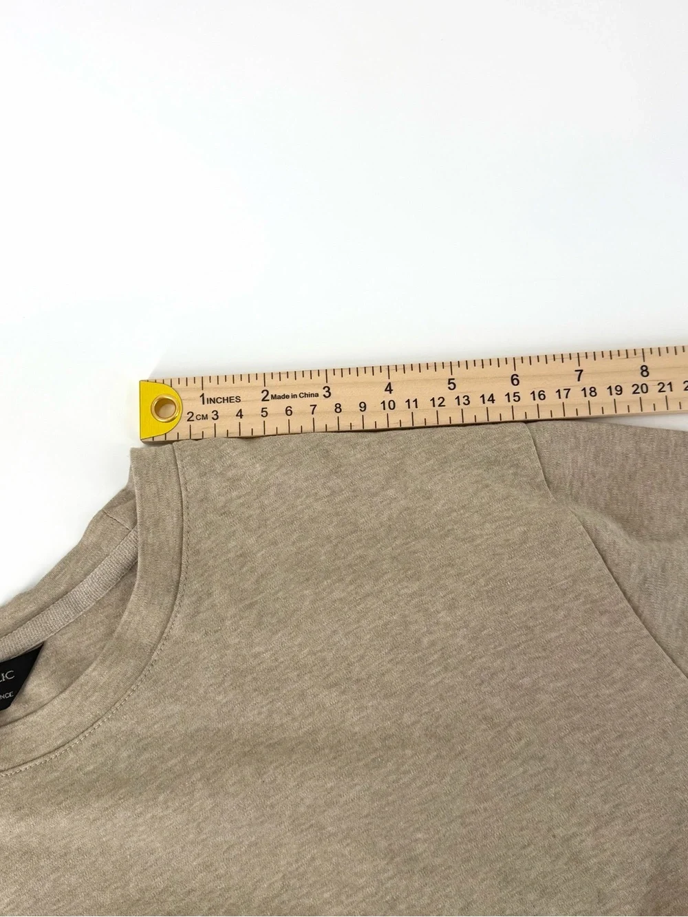 Banana Republic Luxe Touch Performance T-Shirt Men M Beige Crew Neck Minimalist